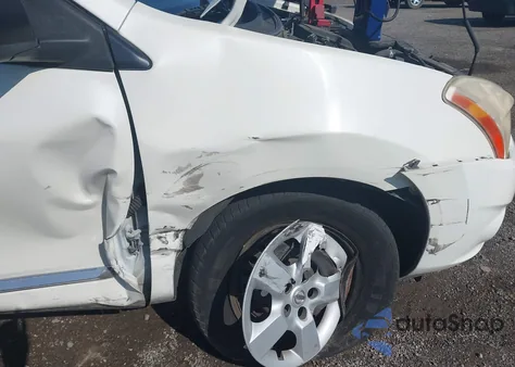 2013 Nissan Rogue S z USA, uszkodzony, nr VIN JN8AS5MV2DW143251